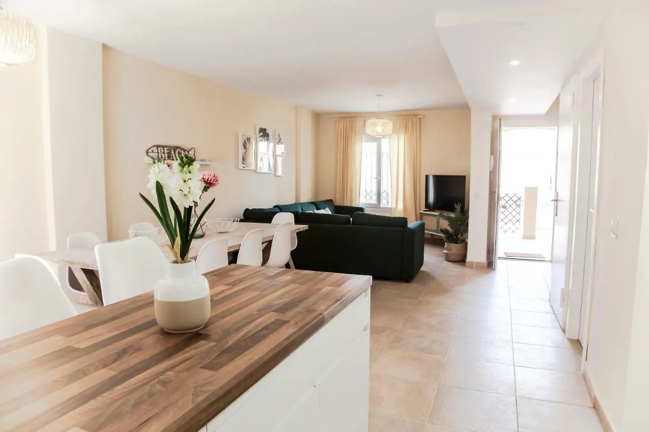 Holiday home Akutuna - Casa Familiar Con Piscina , Garaje & Pista De Padel Zahara de los Atunes