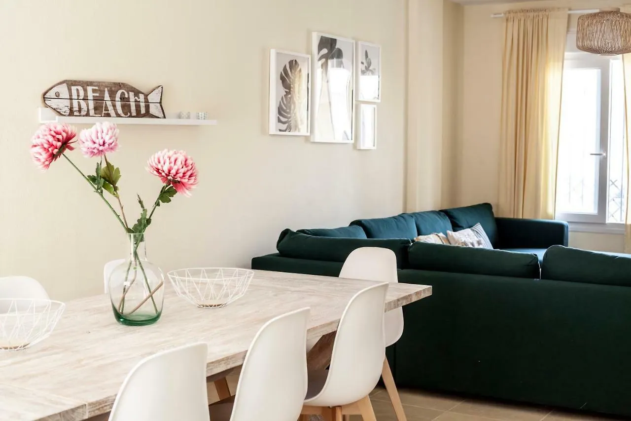 Akutuna - Casa Familiar con Piscina , Garaje&Pista de Padel Zahara de los Atunes